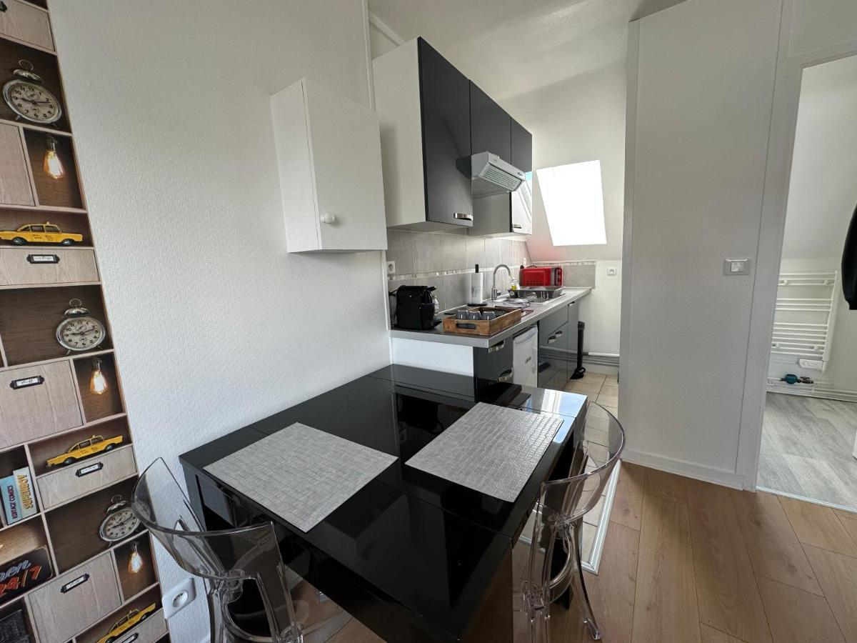 Appartement Au Centre Ville De ซ็องส์ ภายนอก รูปภาพ